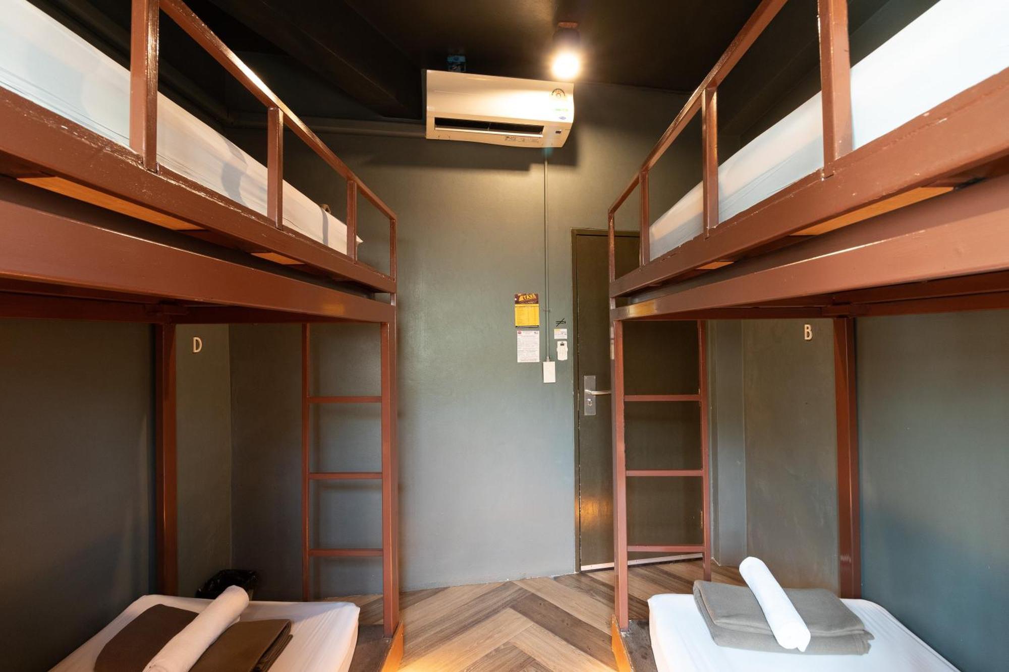 Loftel 22 Hostel Bangkok Ngoại thất bức ảnh