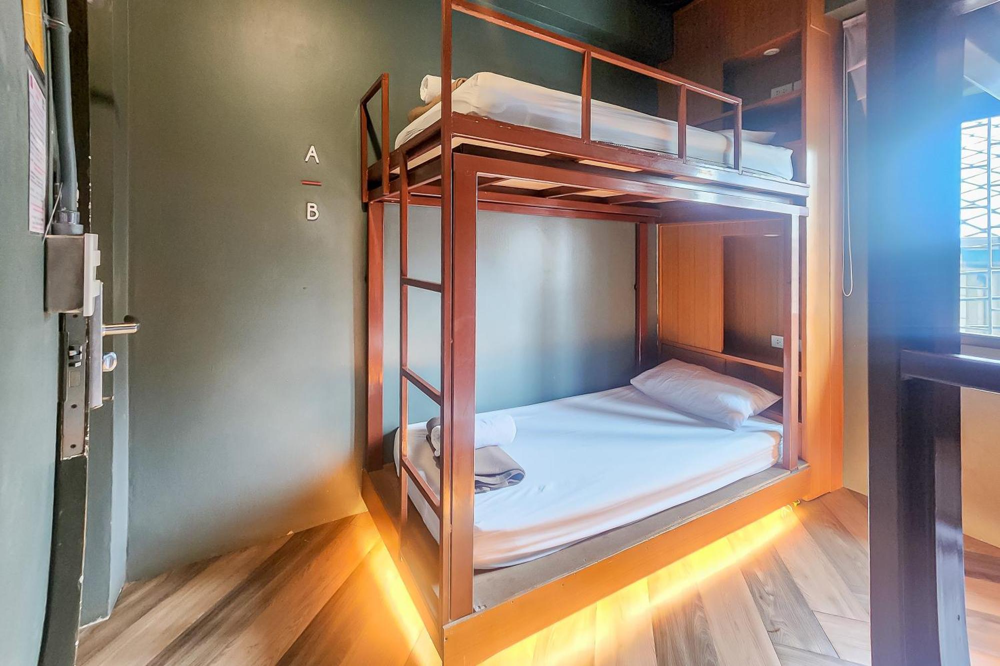 Loftel 22 Hostel Bangkok Ngoại thất bức ảnh