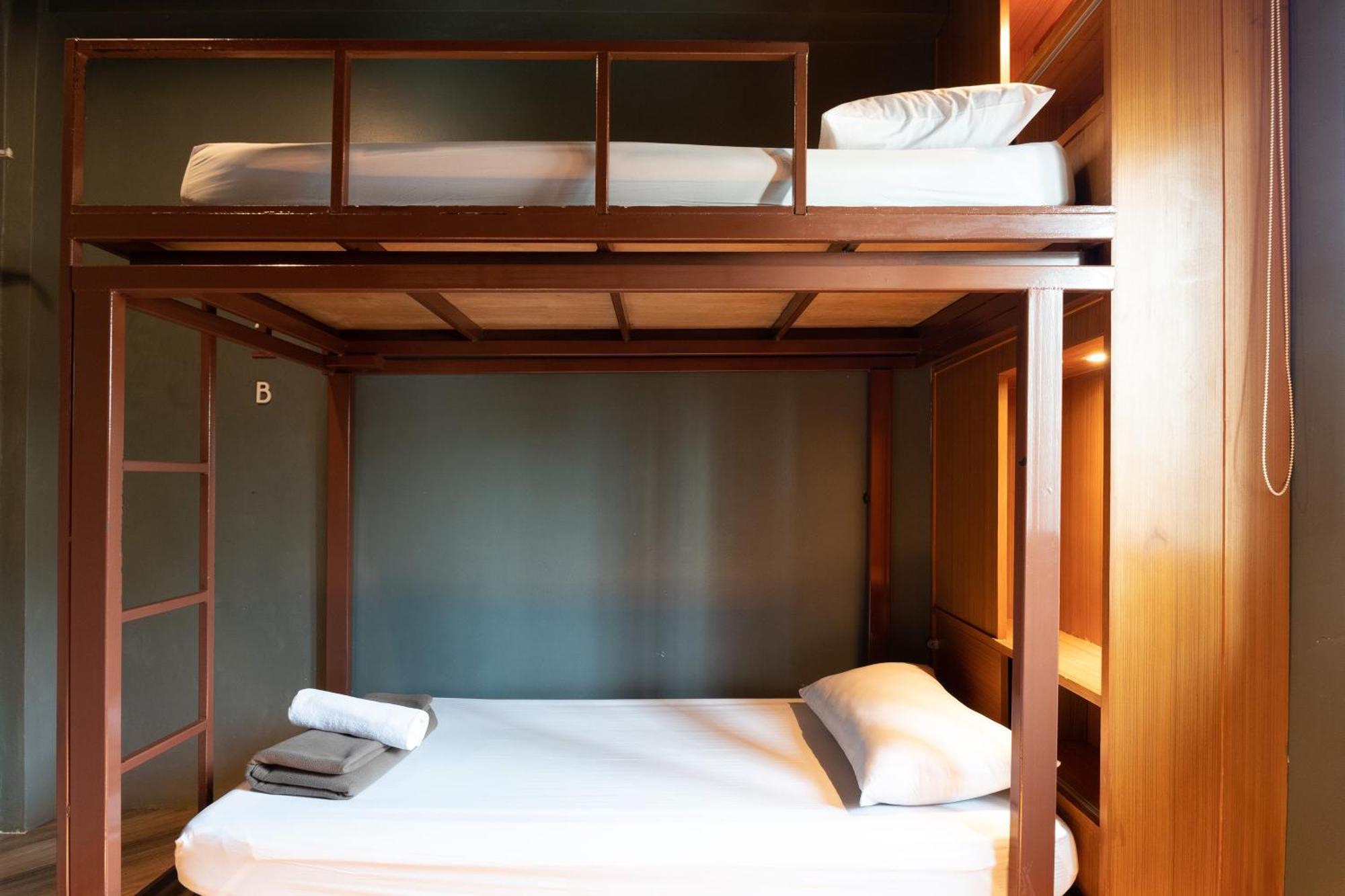 Loftel 22 Hostel Bangkok Ngoại thất bức ảnh