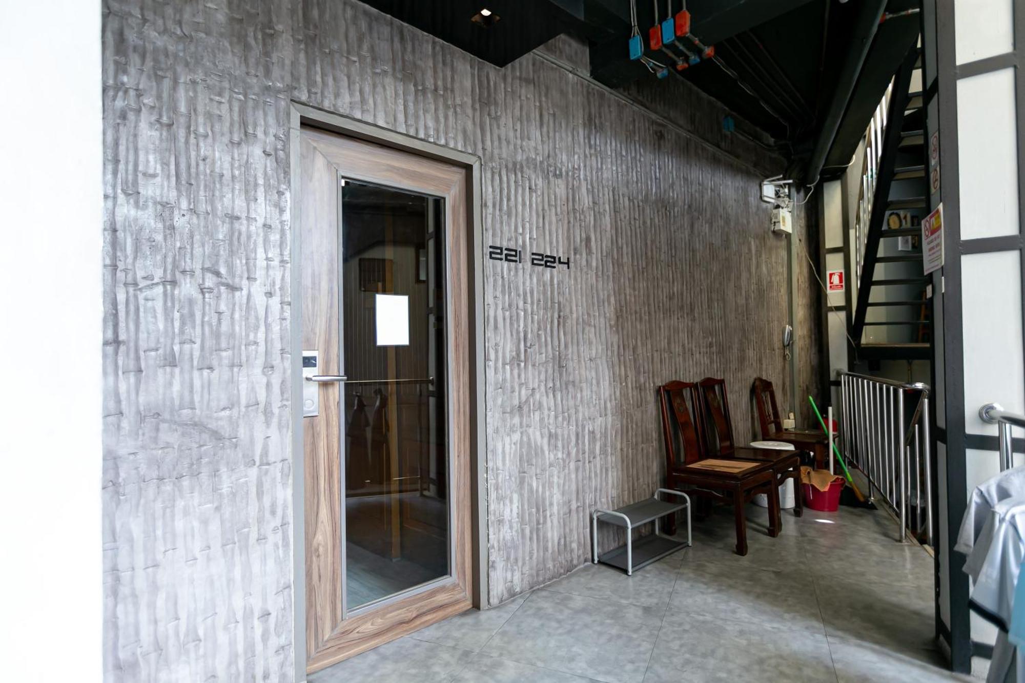 Loftel 22 Hostel Bangkok Ngoại thất bức ảnh
