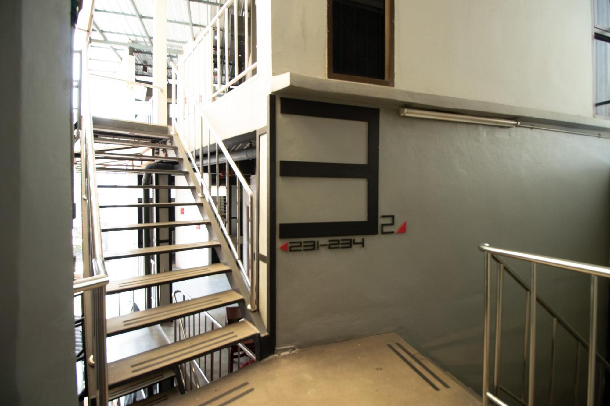 Loftel 22 Hostel Bangkok Ngoại thất bức ảnh