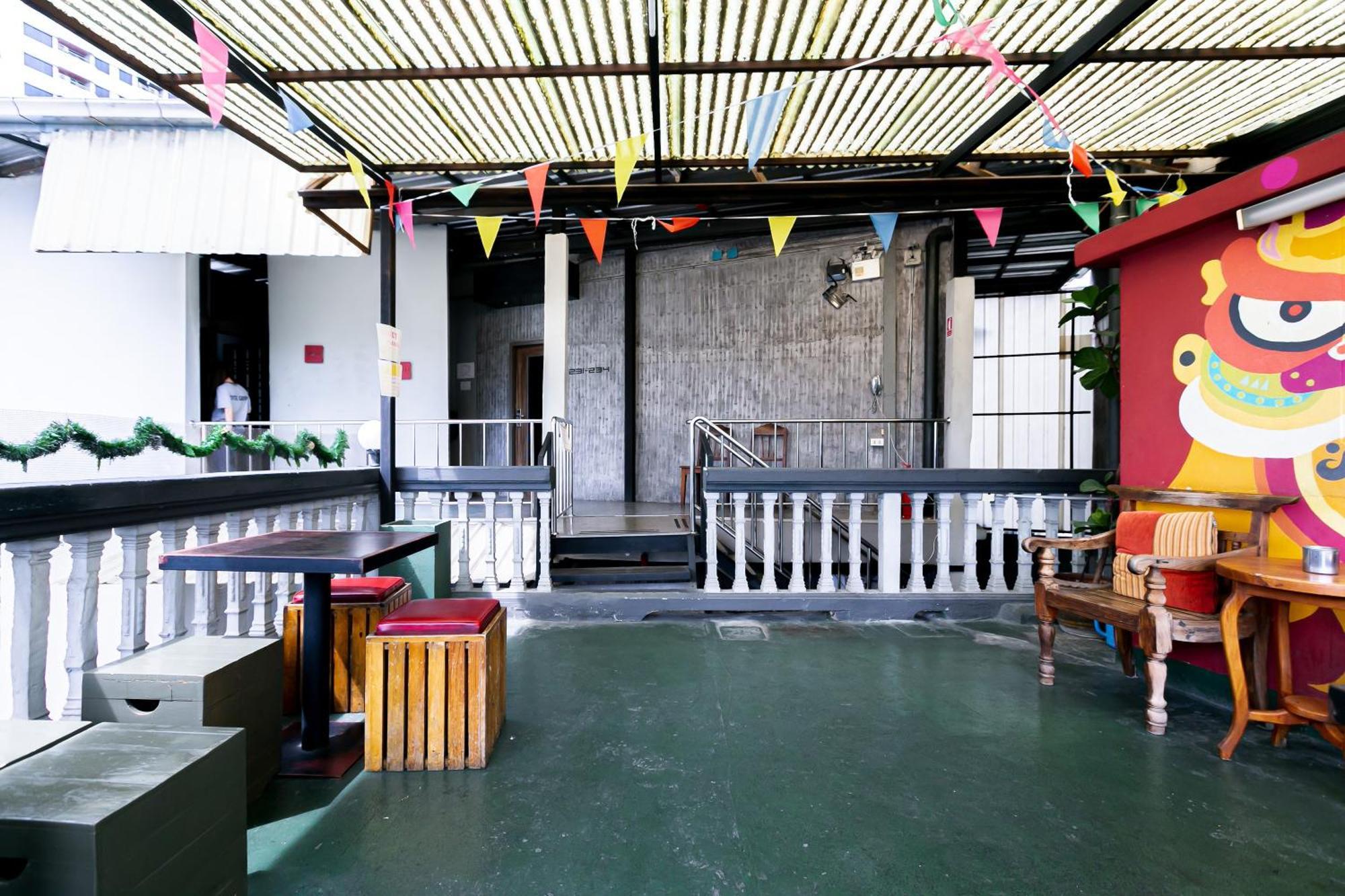 Loftel 22 Hostel Bangkok Ngoại thất bức ảnh