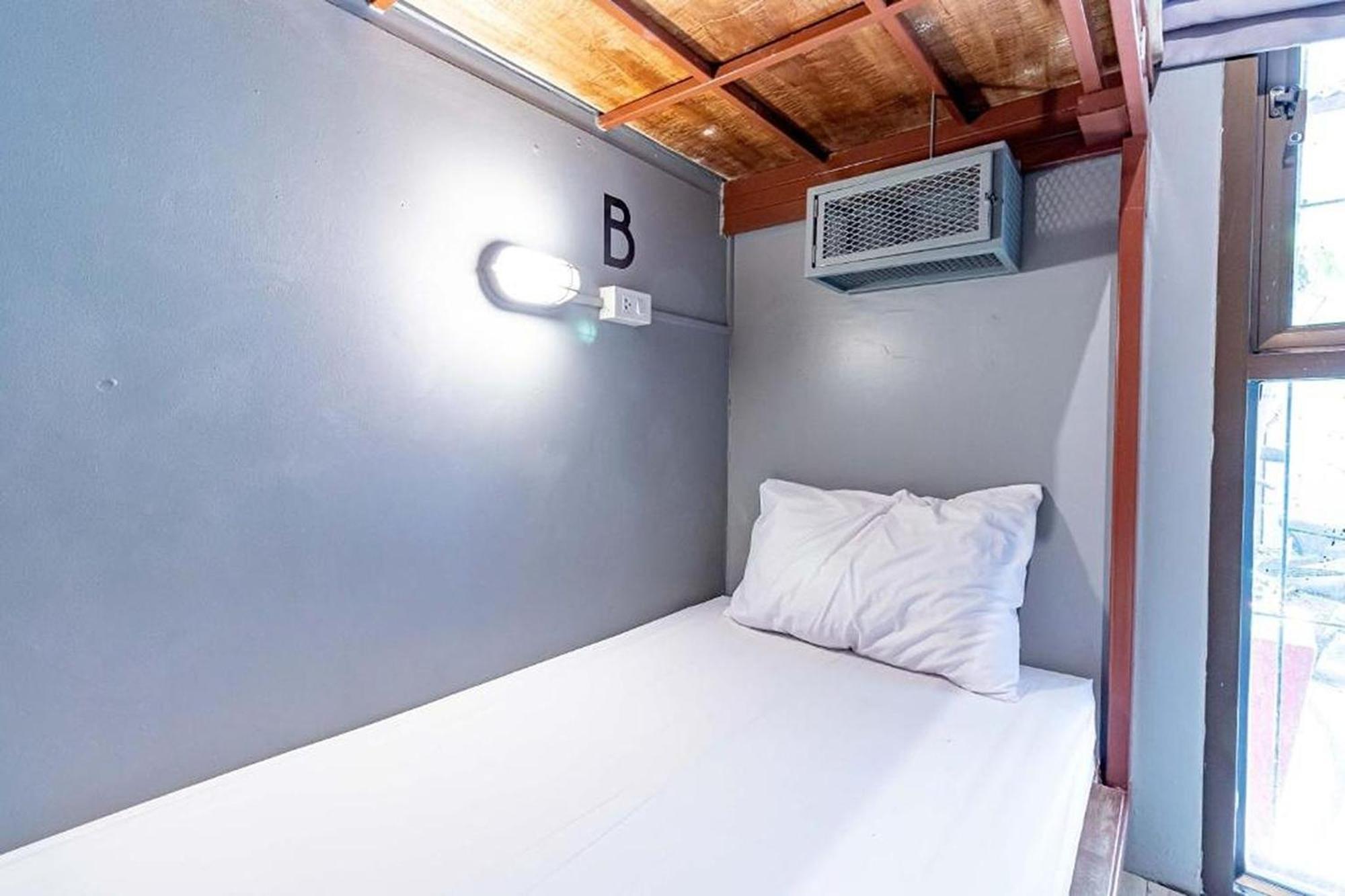 Loftel 22 Hostel Bangkok Ngoại thất bức ảnh
