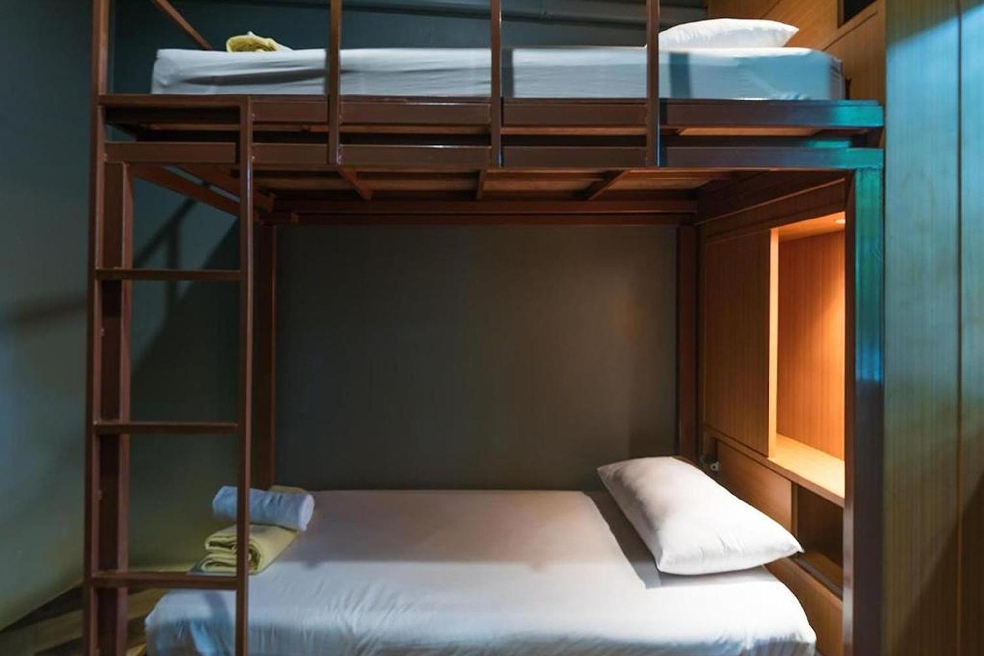 Loftel 22 Hostel Bangkok Ngoại thất bức ảnh