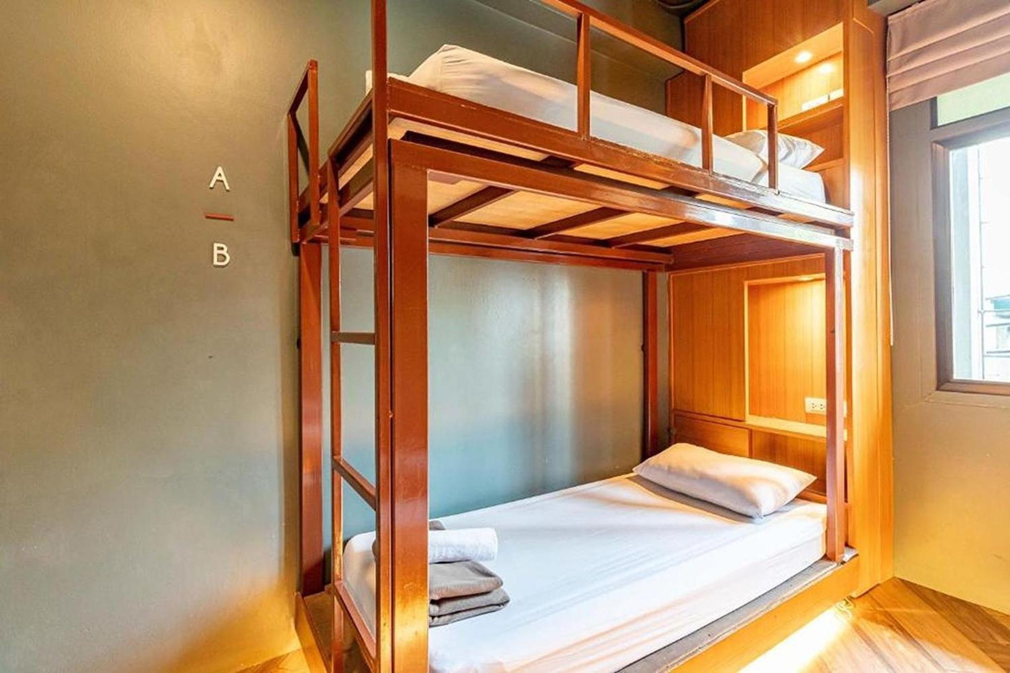Loftel 22 Hostel Bangkok Ngoại thất bức ảnh