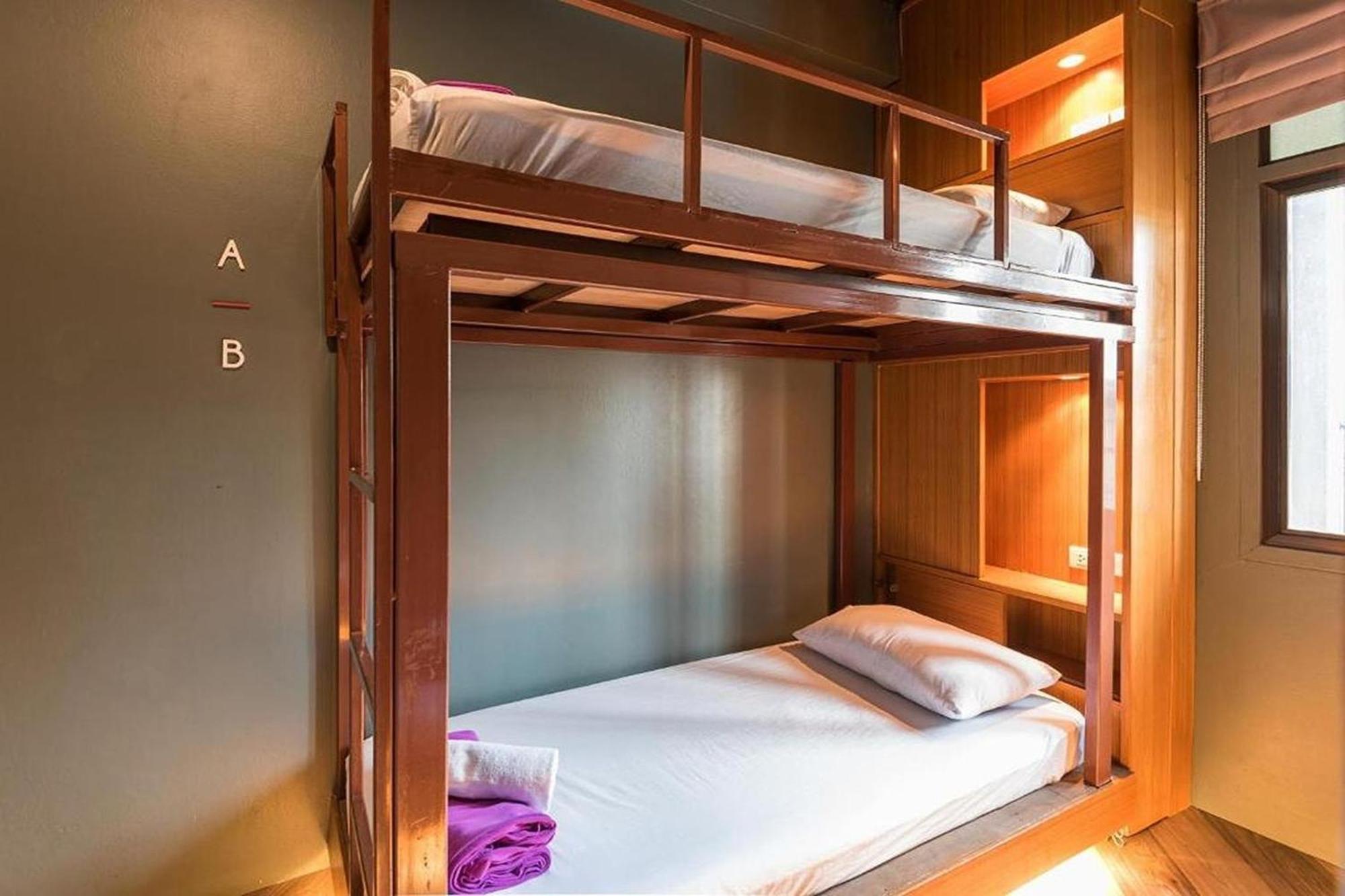 Loftel 22 Hostel Bangkok Ngoại thất bức ảnh