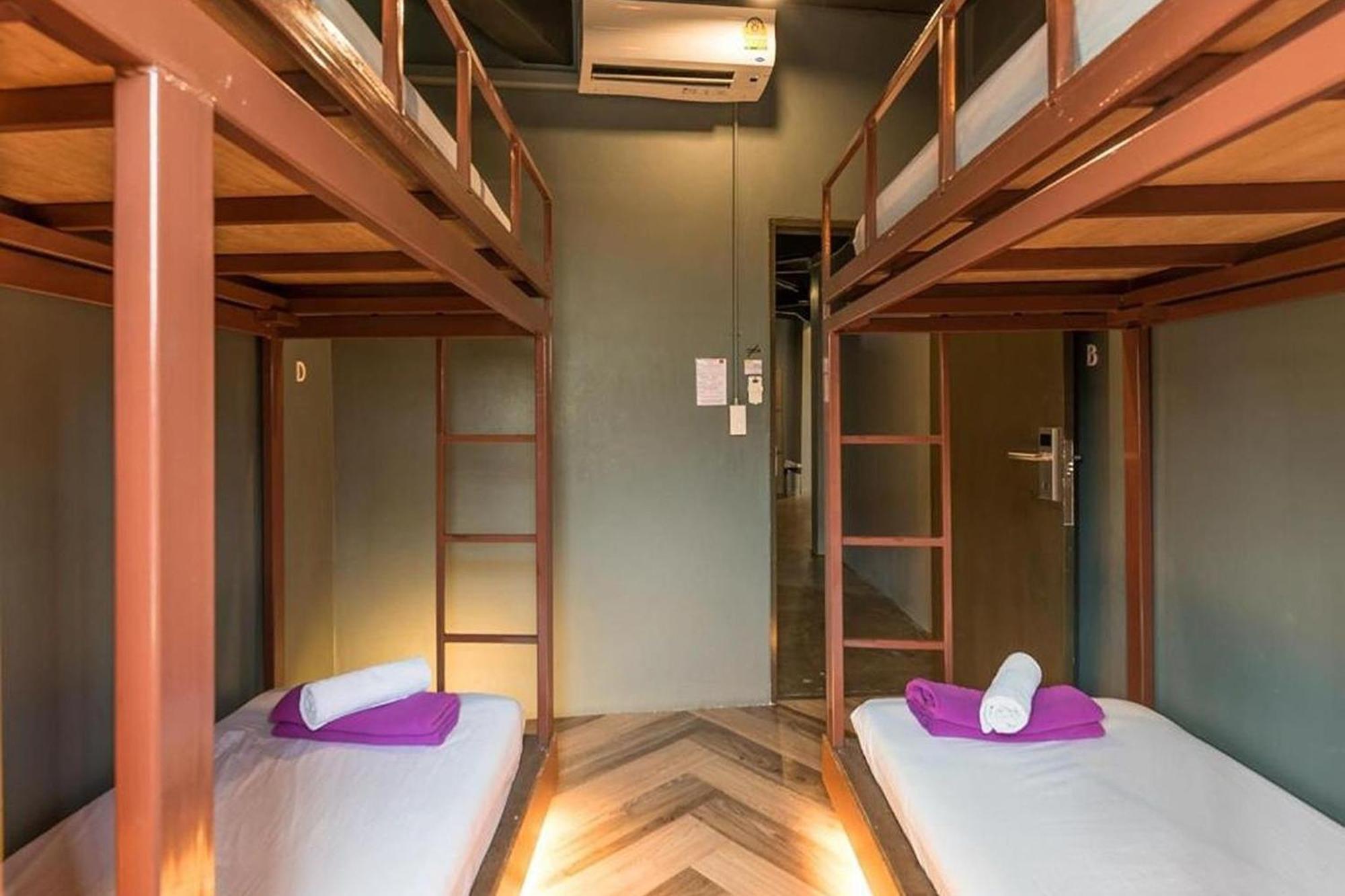 Loftel 22 Hostel Bangkok Ngoại thất bức ảnh