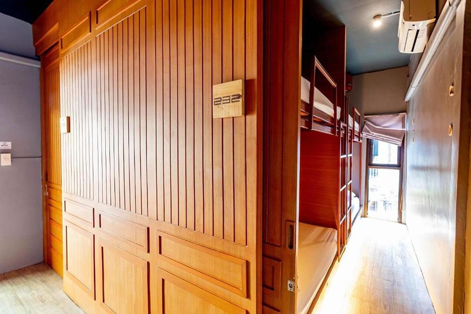 Loftel 22 Hostel Bangkok Ngoại thất bức ảnh